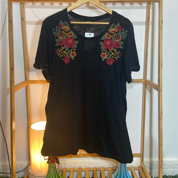 Torrid Embroidered Tops. Size- 3X - Picture 2 of 7